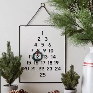 Hearth & Hand Festive Holiday Countdown Calendar with Green Magnetic Wreath NWT